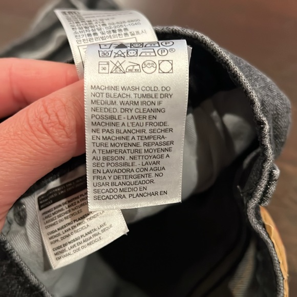 Levi’s - Picture 4 of 5